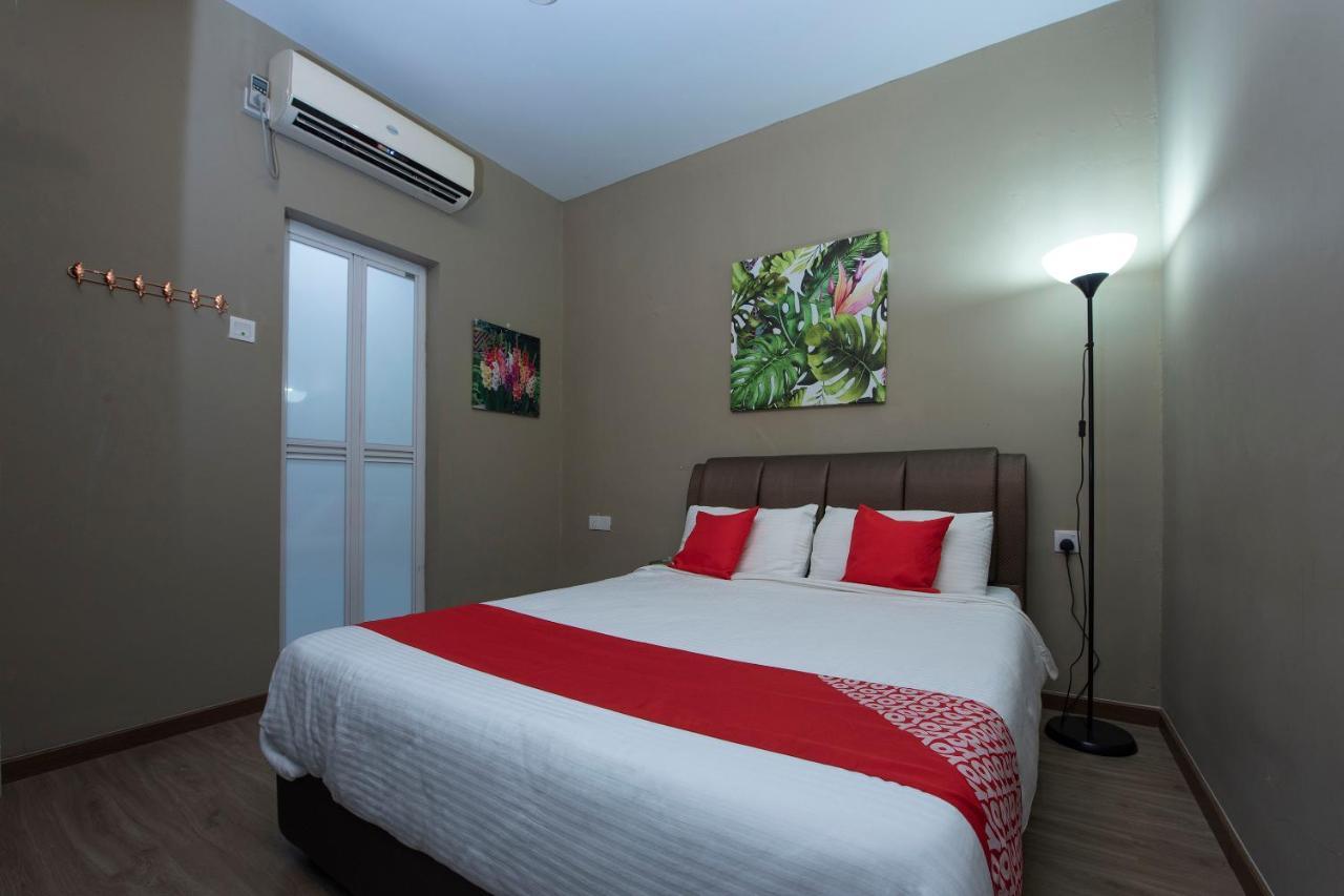 Oyo 90231 Hotel By The Park Plt Johor Bahru Extérieur photo
