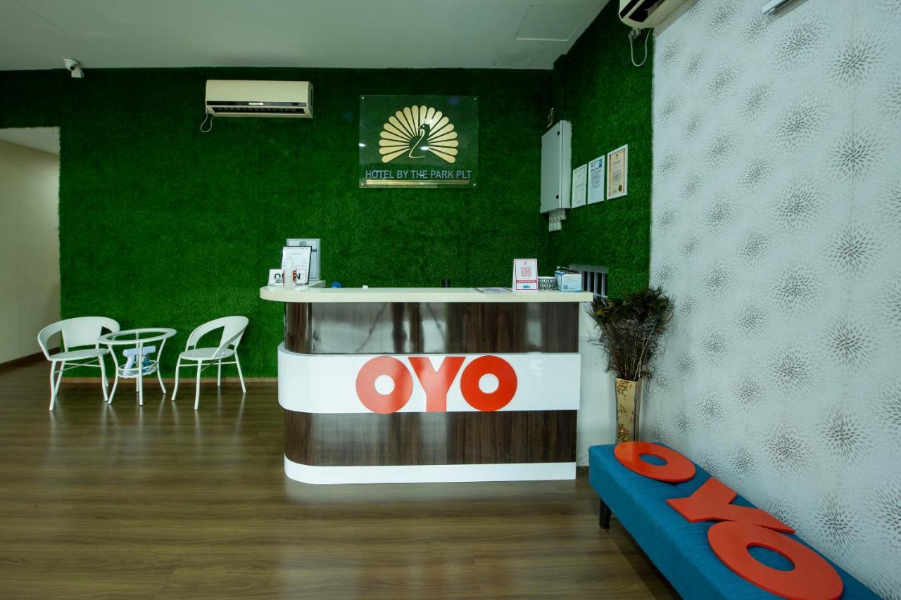 Oyo 90231 Hotel By The Park Plt Johor Bahru Extérieur photo