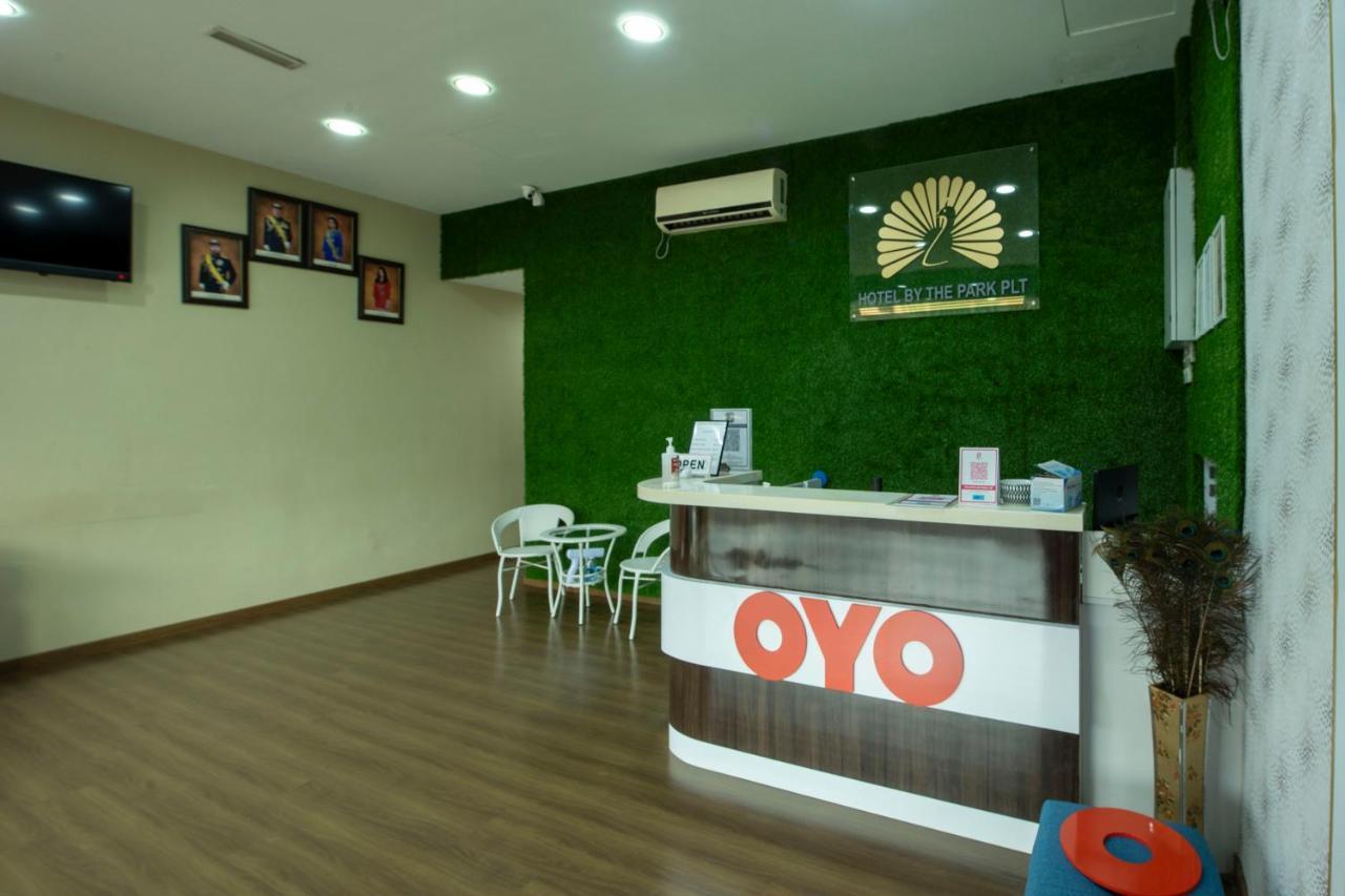 Oyo 90231 Hotel By The Park Plt Johor Bahru Extérieur photo