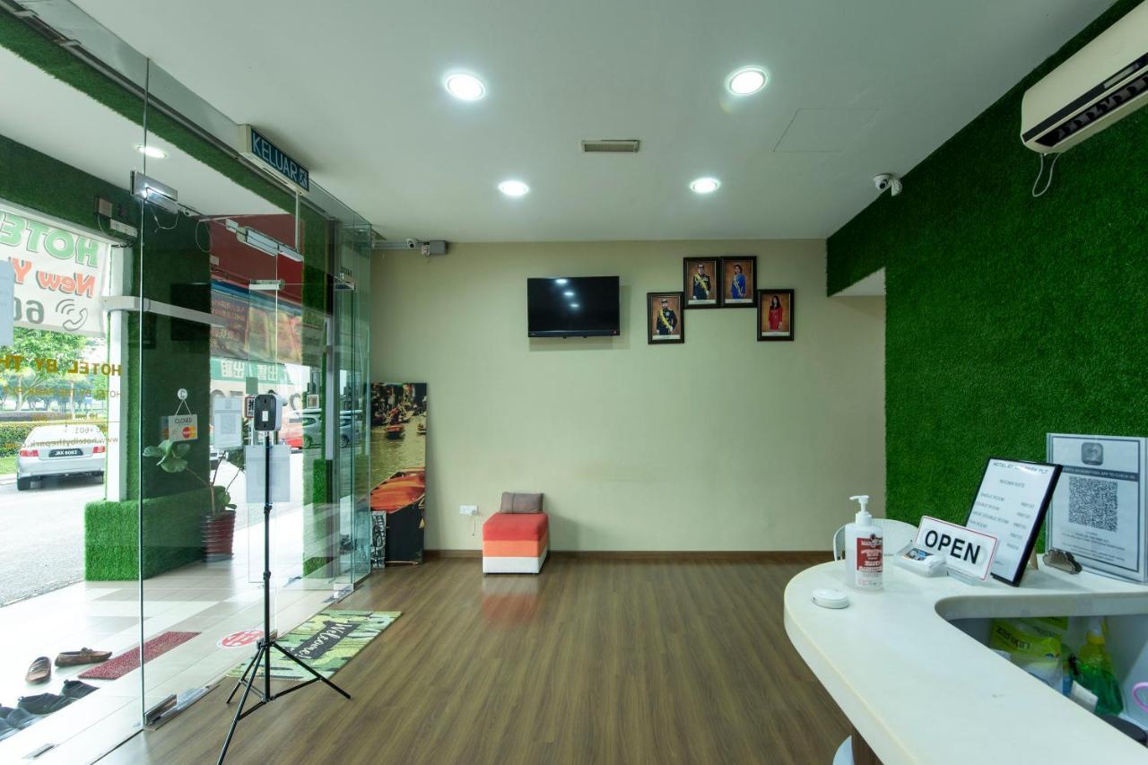 Oyo 90231 Hotel By The Park Plt Johor Bahru Extérieur photo