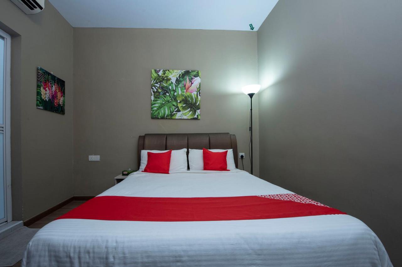 Oyo 90231 Hotel By The Park Plt Johor Bahru Extérieur photo