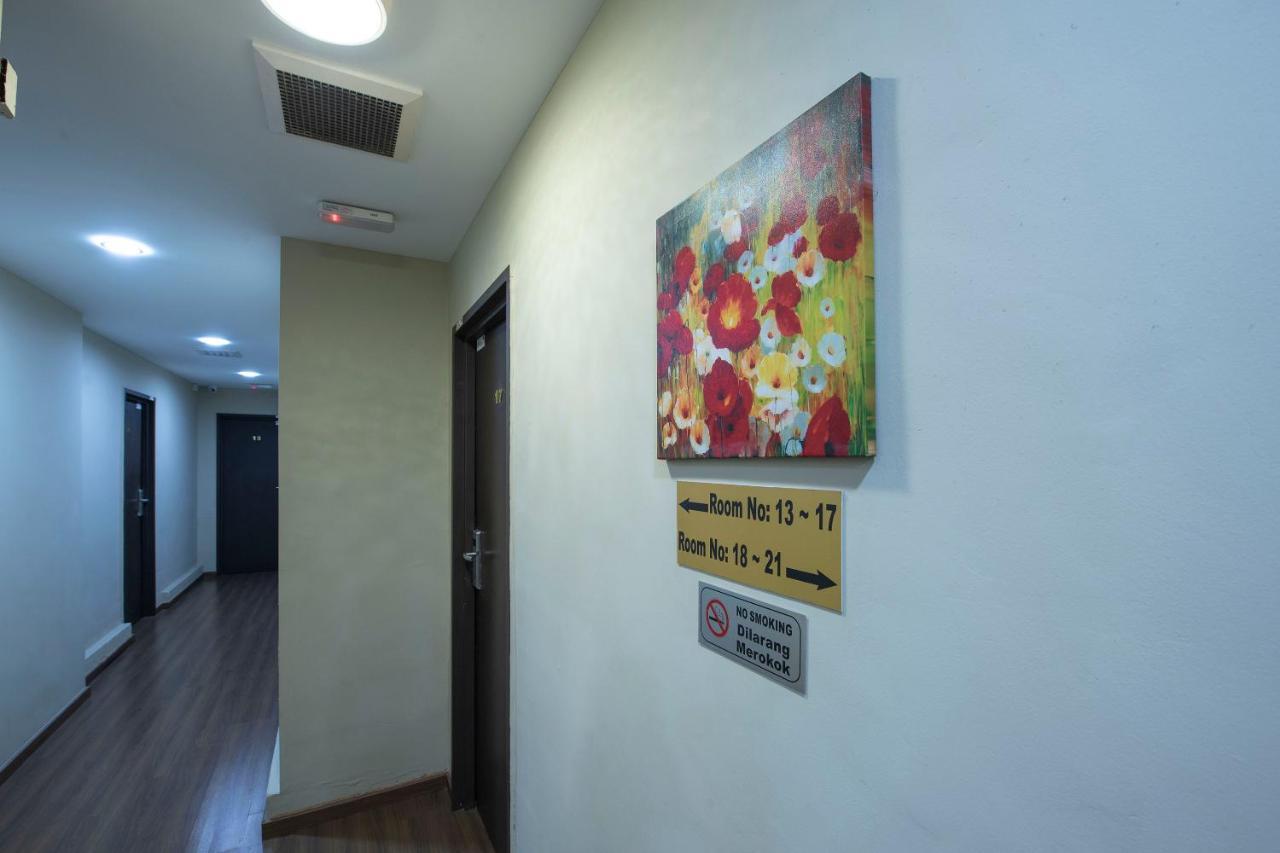Oyo 90231 Hotel By The Park Plt Johor Bahru Extérieur photo