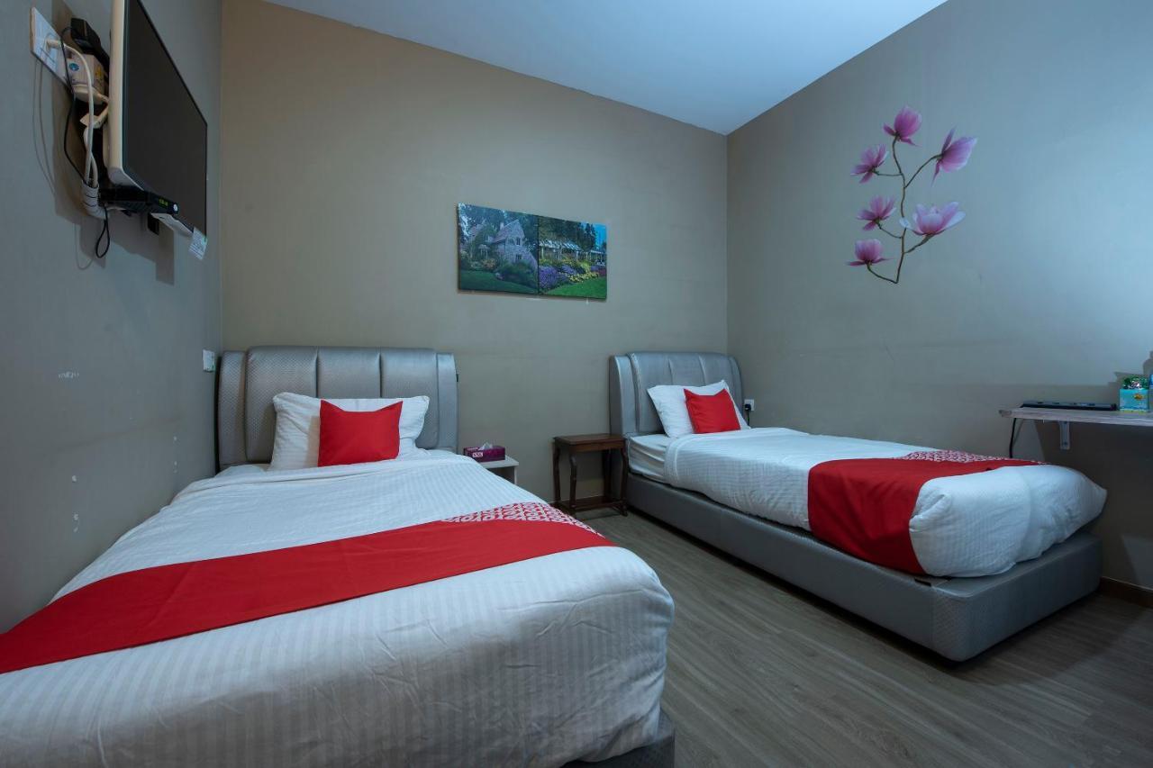 Oyo 90231 Hotel By The Park Plt Johor Bahru Extérieur photo