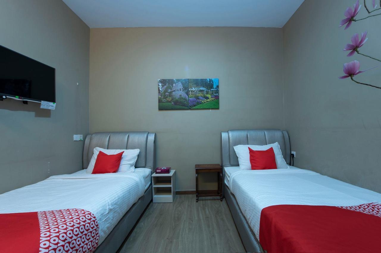 Oyo 90231 Hotel By The Park Plt Johor Bahru Extérieur photo