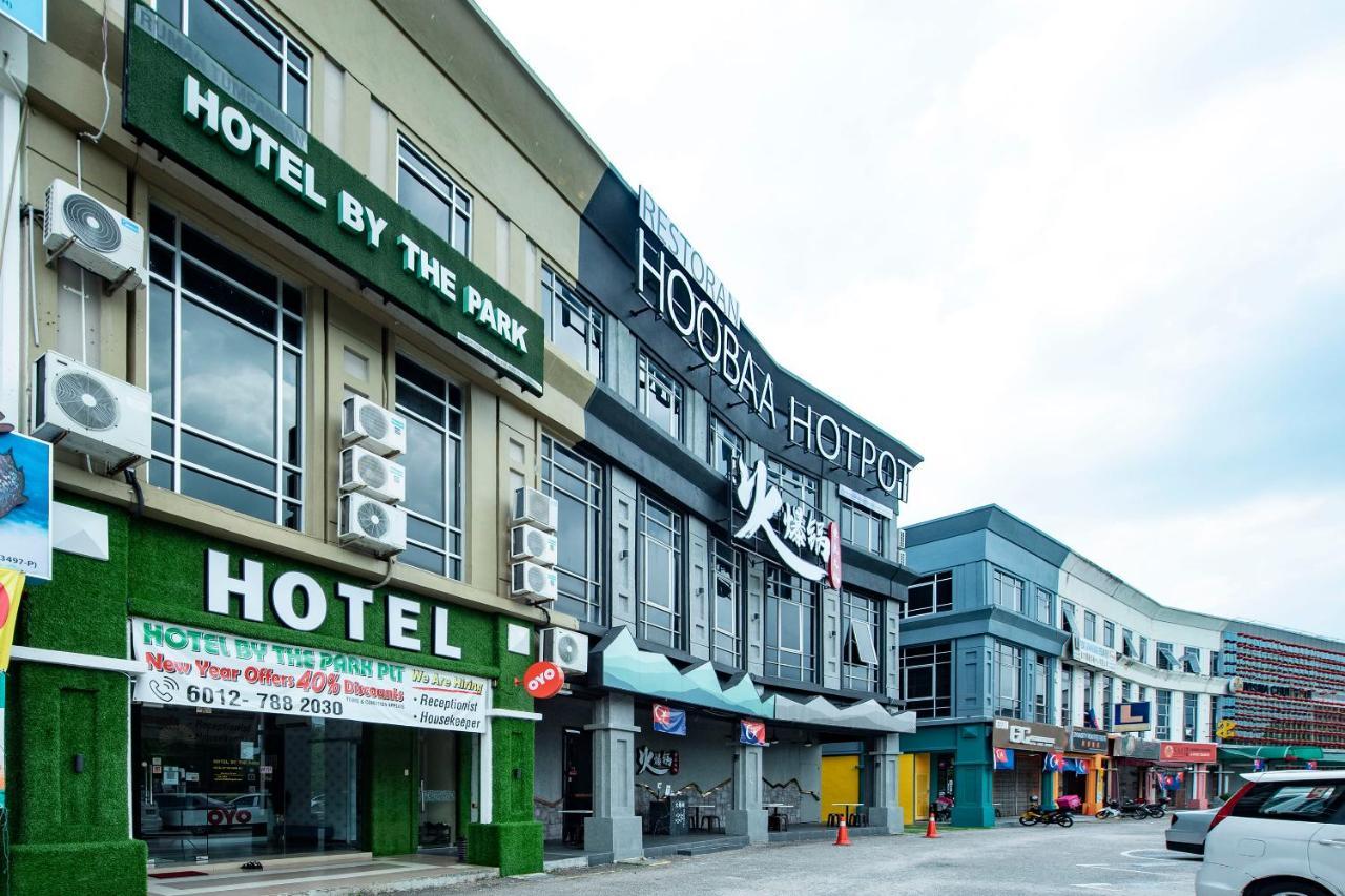 Oyo 90231 Hotel By The Park Plt Johor Bahru Extérieur photo