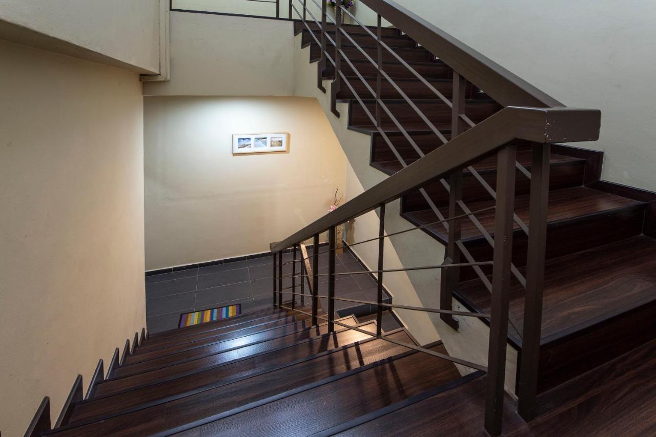 Oyo 90231 Hotel By The Park Plt Johor Bahru Extérieur photo