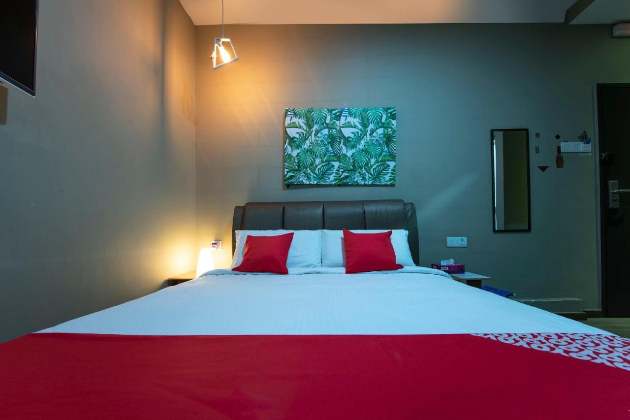 Oyo 90231 Hotel By The Park Plt Johor Bahru Extérieur photo