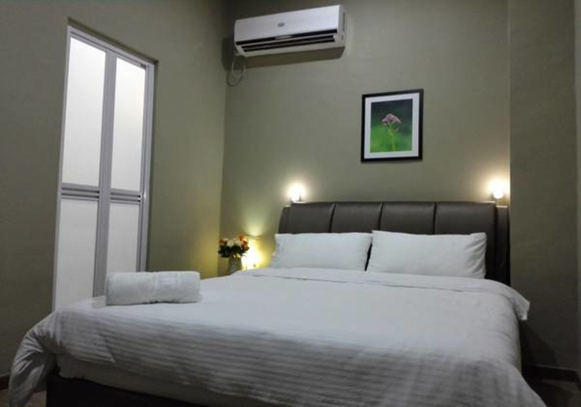 Oyo 90231 Hotel By The Park Plt Johor Bahru Extérieur photo